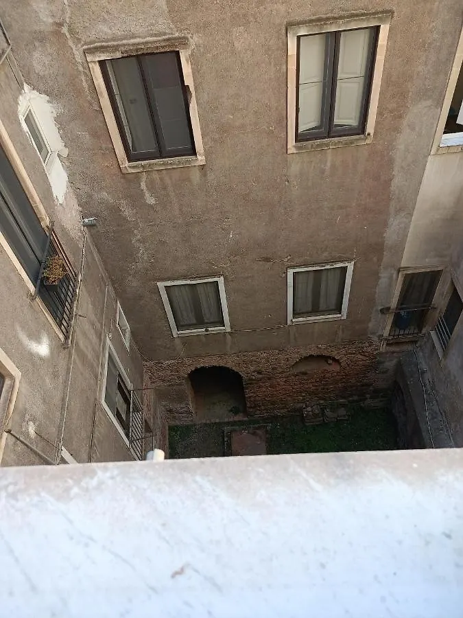 كاتانيا B&B Bella Stella 3*,  إيطاليا